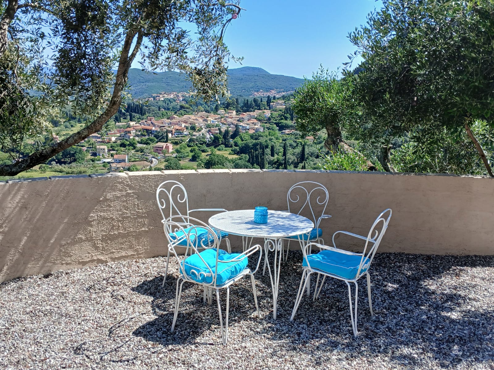 Surrounding of Villa Vounó